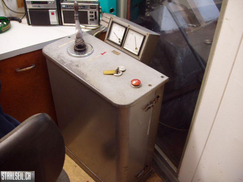 k-PB190374.JPG